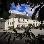 Queen's Head Inn *