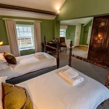 Queen's Head Zajazd *